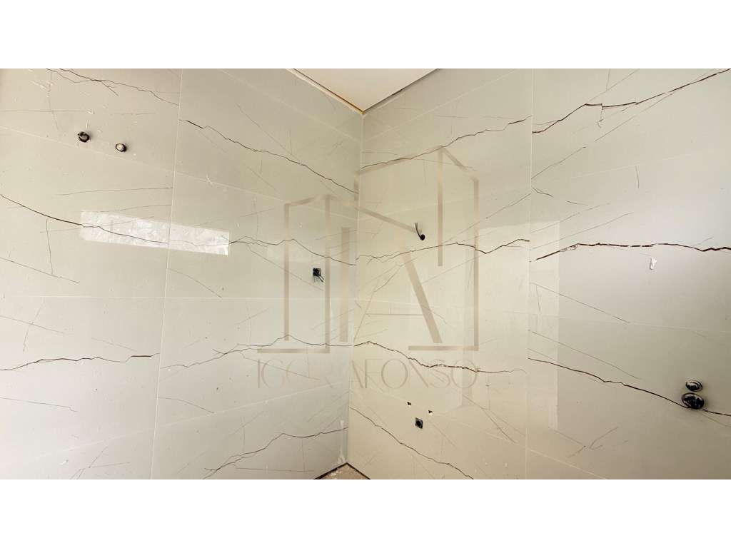 Moradia Independente T3 + 1 com 2 Suítes e piscina-4