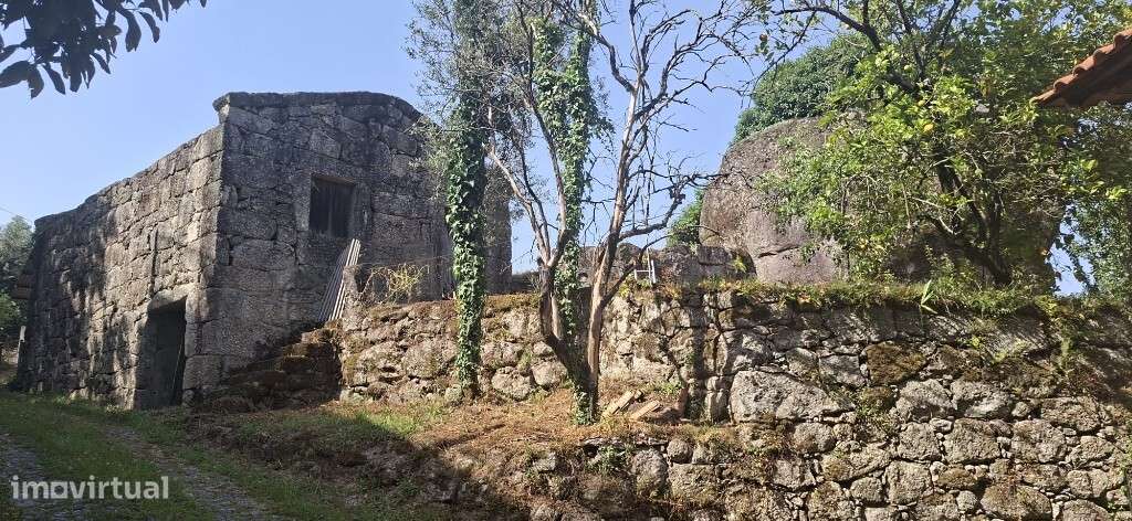 Terreno c/ Sequeira p/ Restauro  - Bouro Santa Marta-0