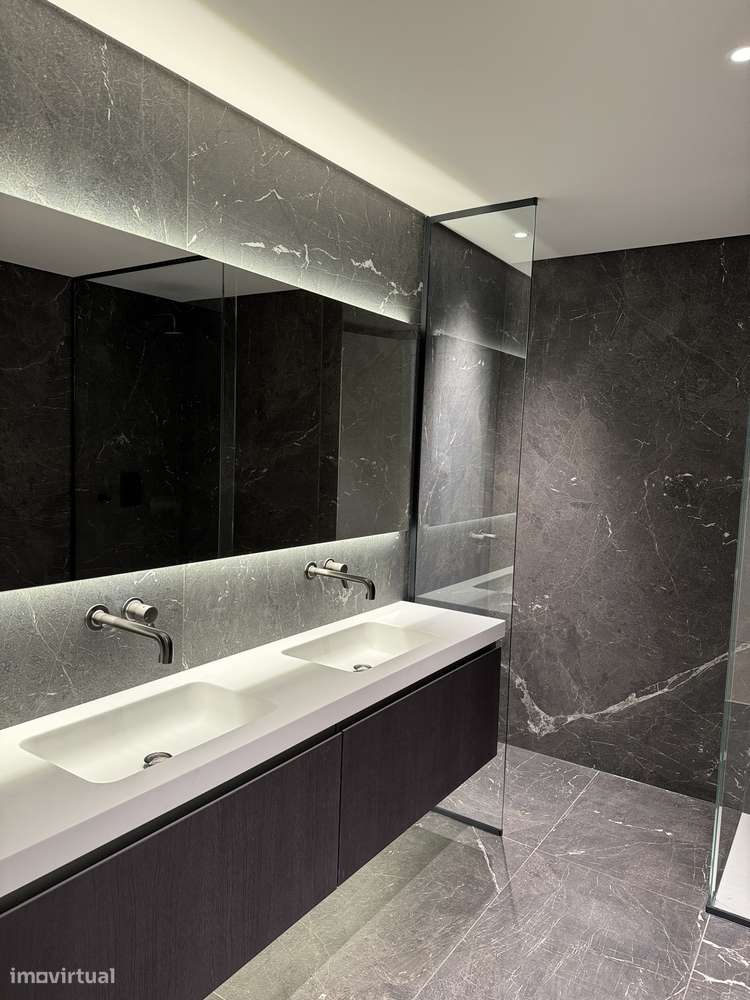 Exclusivo T4 no Prata Riverside Village-24