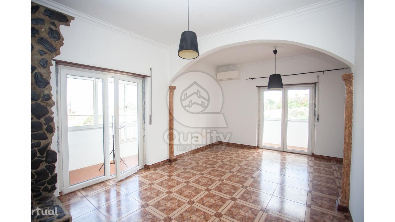 Apartamento T2 em Torre da Marinha