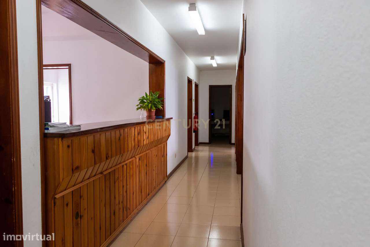 Imóvel de 3 Pisos com Potencial para Turismo ou Negócio-10
