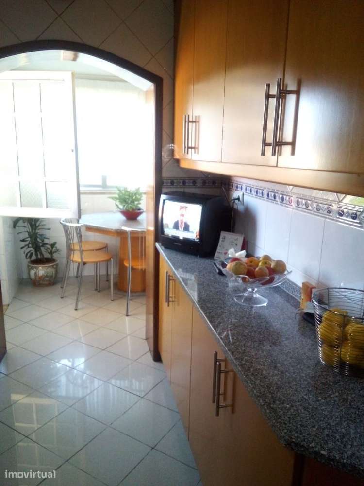 Oportunidade de negócio - Moradia com comércio em S. João da Madeira - Grande imagem: 5/24