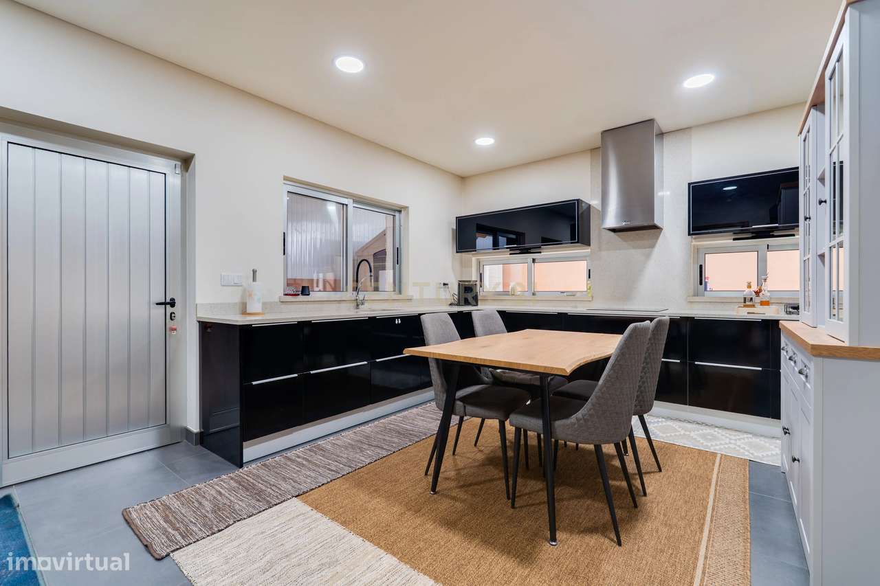 Moradia isolada moderna T3 com cave de 90 m2 em Mexilhoeira Grande, Po-5