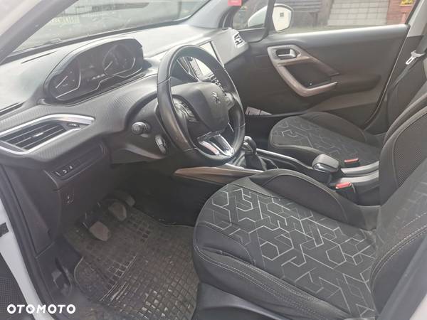 Peugeot 2008 1.6 BlueHDi Style - 7