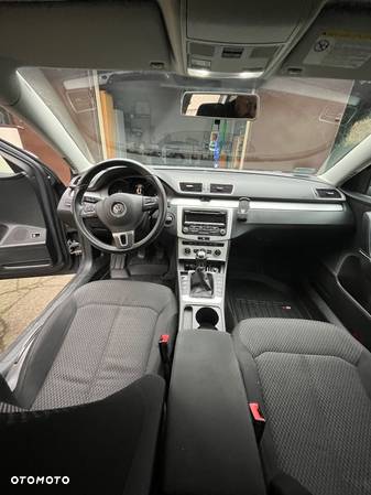 Volkswagen Passat 2.0 TDI Comfortline - 9