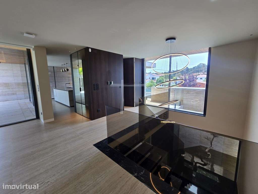 Moradia isolada T5, arquitetura contemporânea com piscina - Verdizela-28