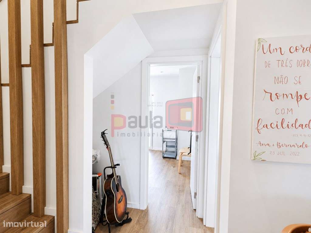 T2 + 1 DUPLEX SEMI-NOVO MONTIJO-21