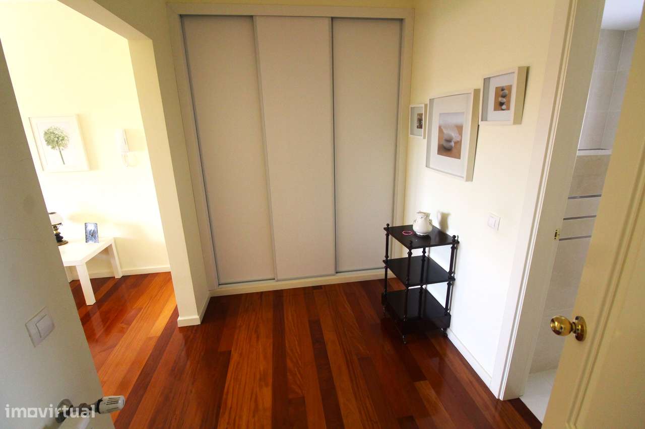 Elegante Moradia T4 Familiar-41