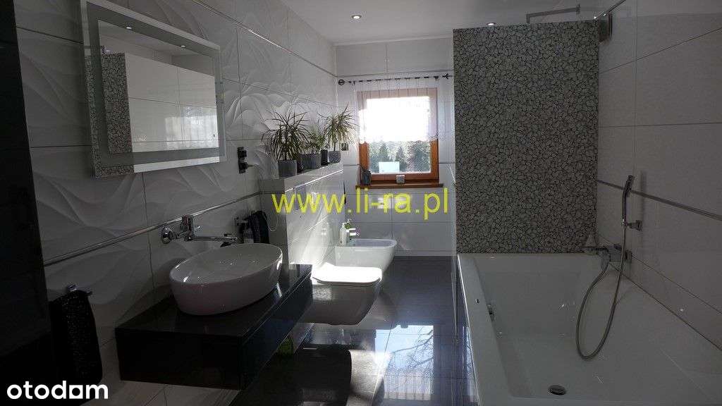 Dom 4pokoje,salon,2łaz. 142m z lok.usługowym 190m-10