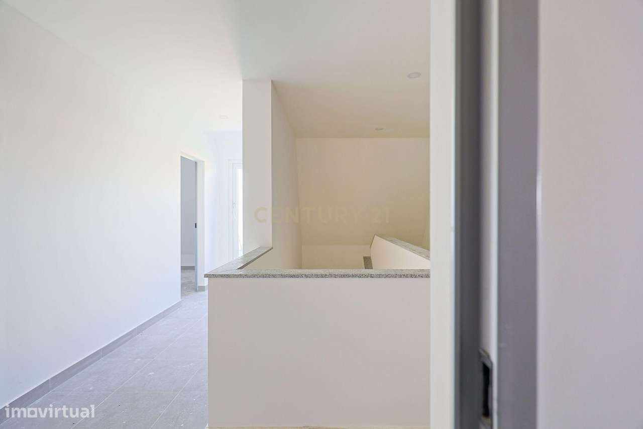 Prédio Charneca Caparica - Frações T1 e T2-37