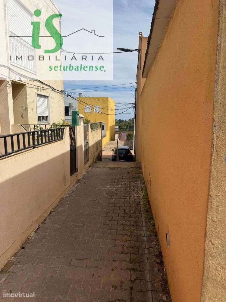 MORADIA T4 TRANSFORMADA EM T3 | TOTALMENTE REMODELADA | CASAL DE FIGUE-28