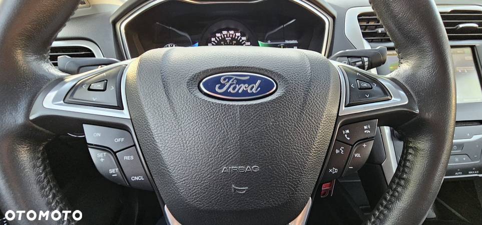 Ford Fusion 2.0 EcoBoost Titanium - 14