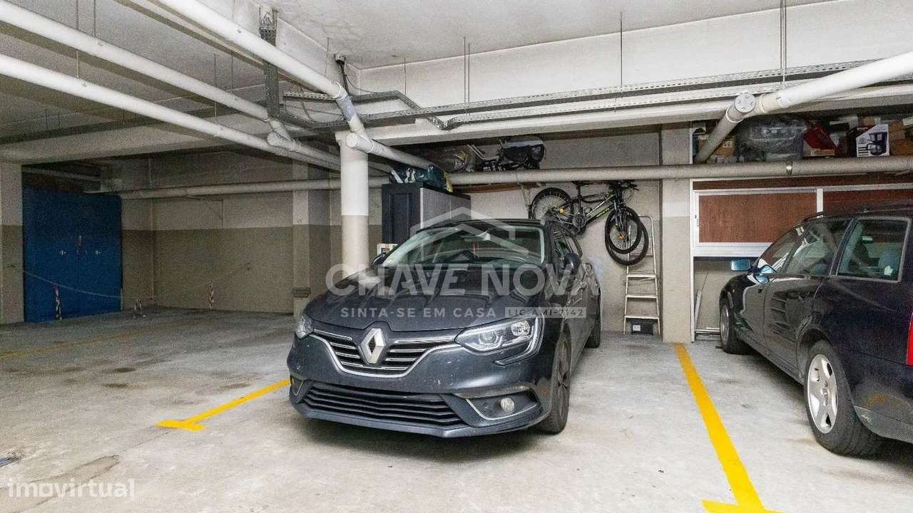 T3 Maia | Condomínio Fechado com Piscina Interior-14