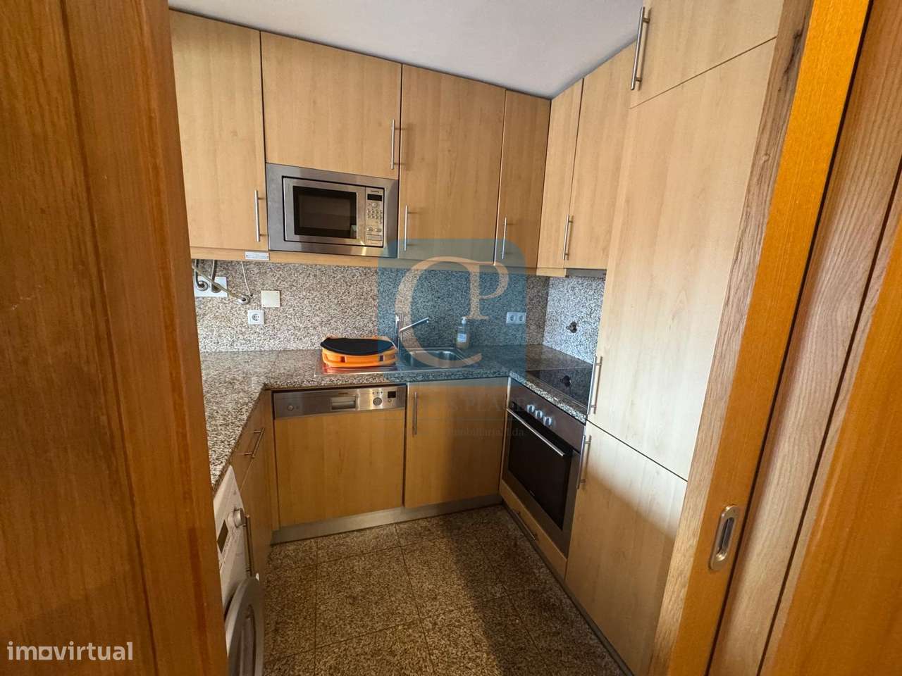 Apartamento T1Kit, junto ao Hotel Áxis, São Mamede Infesta - Grande imagem: 4/18