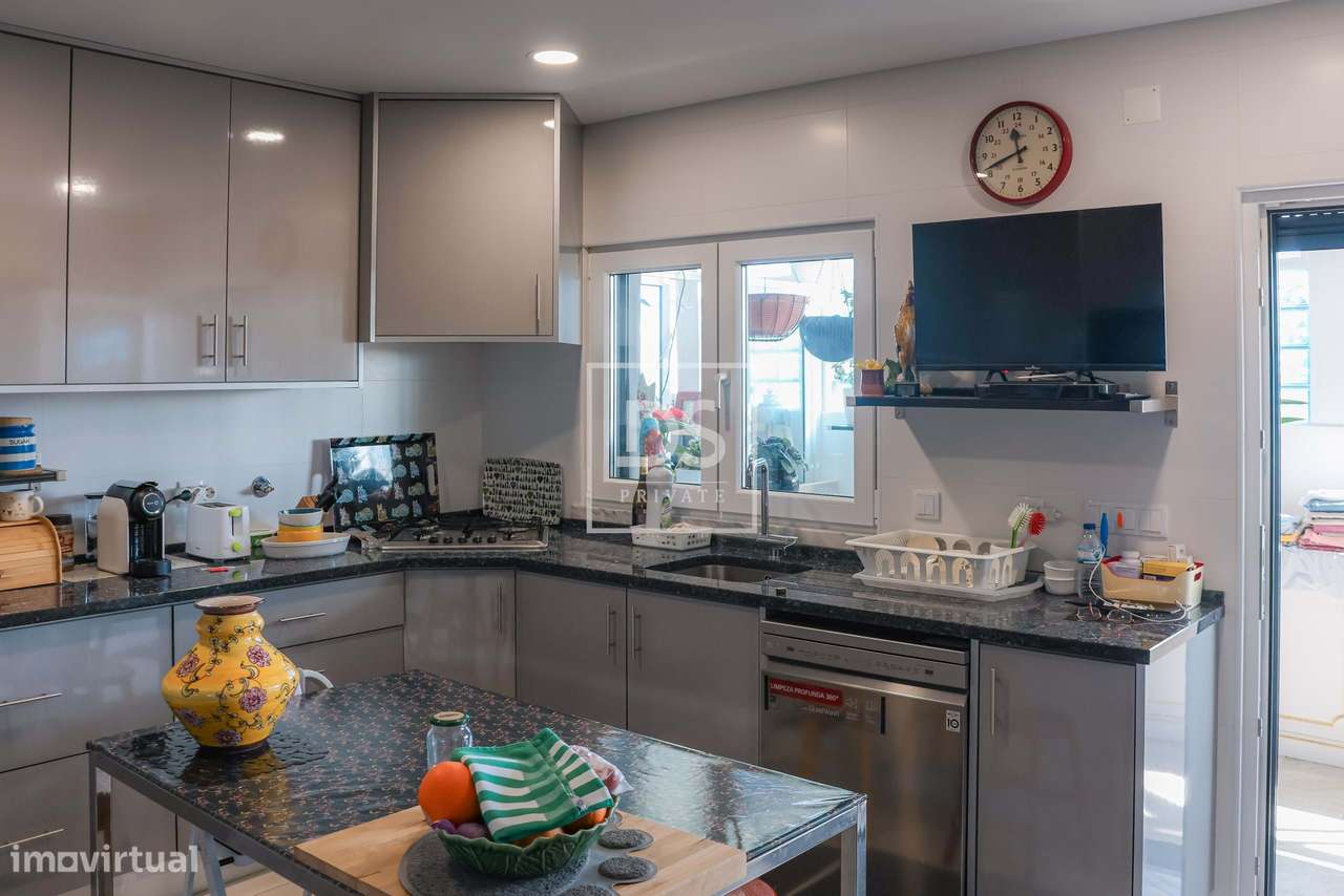 Moradia Moderna  T3 em Condomínio  - Próxima da Praia de Santa Cruz-8