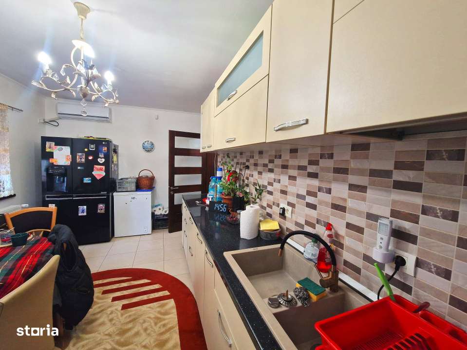 Refugiu Premium in Mogosoaia: Vila P+M, 5 dormitoare, curte 356 mp - Imagine principală: 5/19