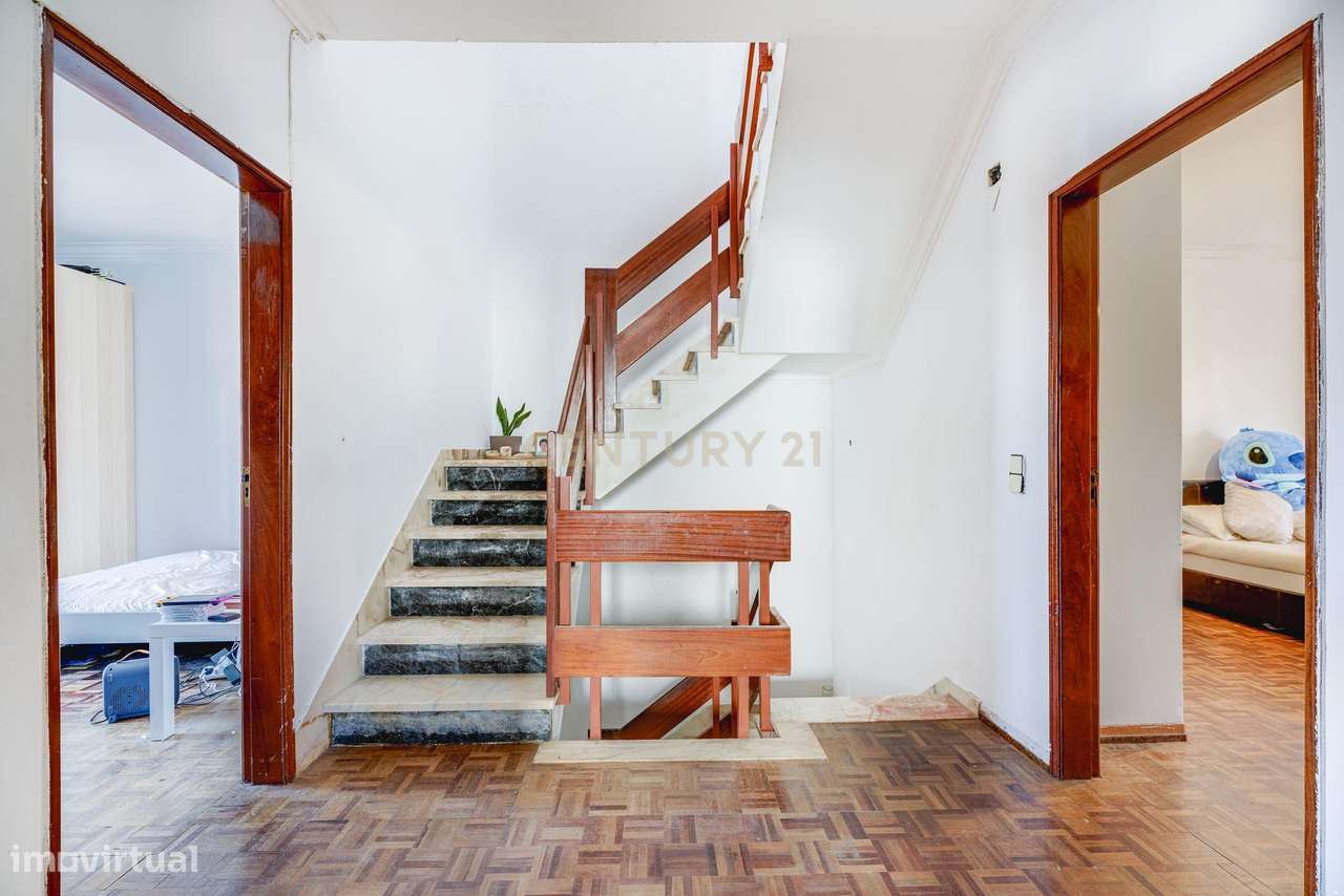 Moradia V6 no Algueirão-20