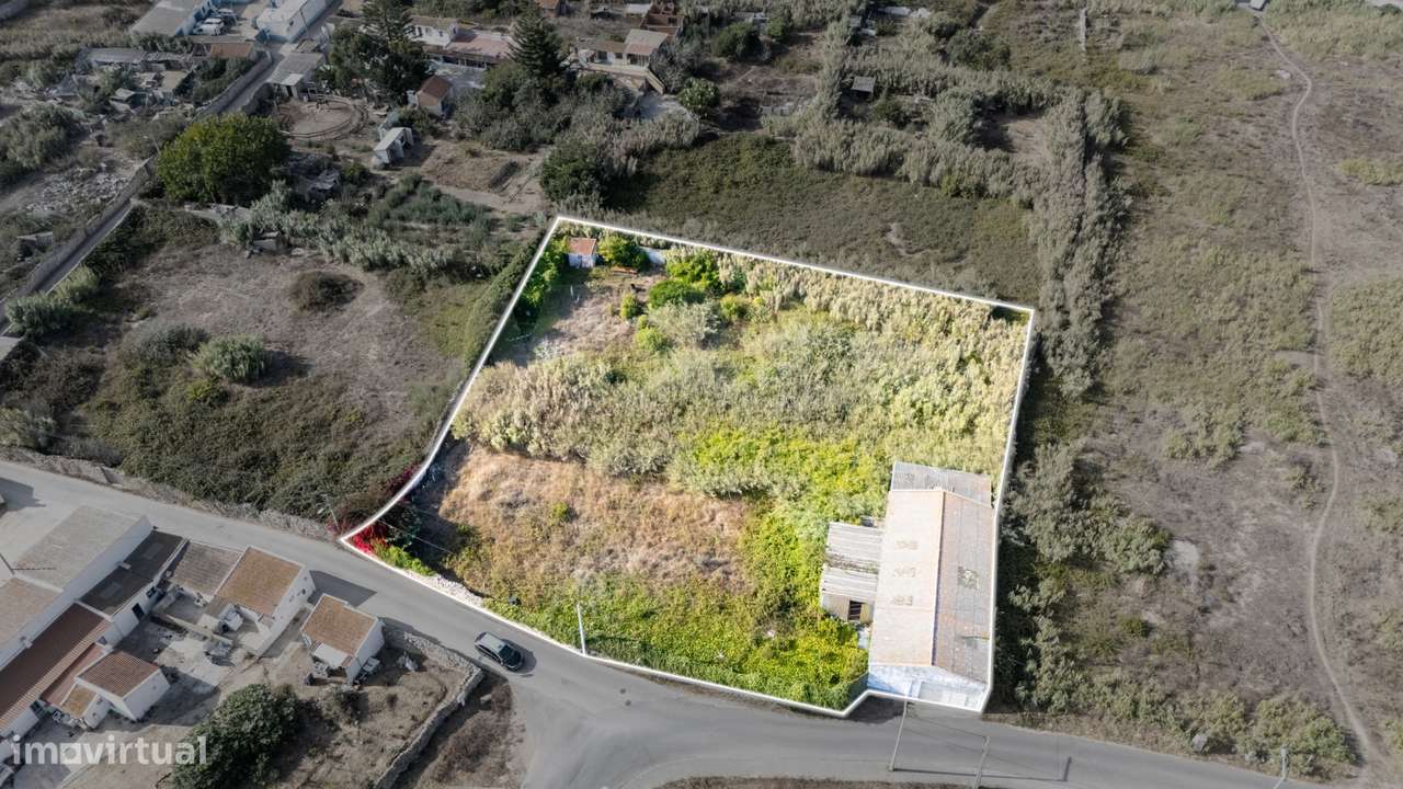 Terreno com área de 3360m² e Armazém com 180m² em Peniche - Grande imagem: 2/11
