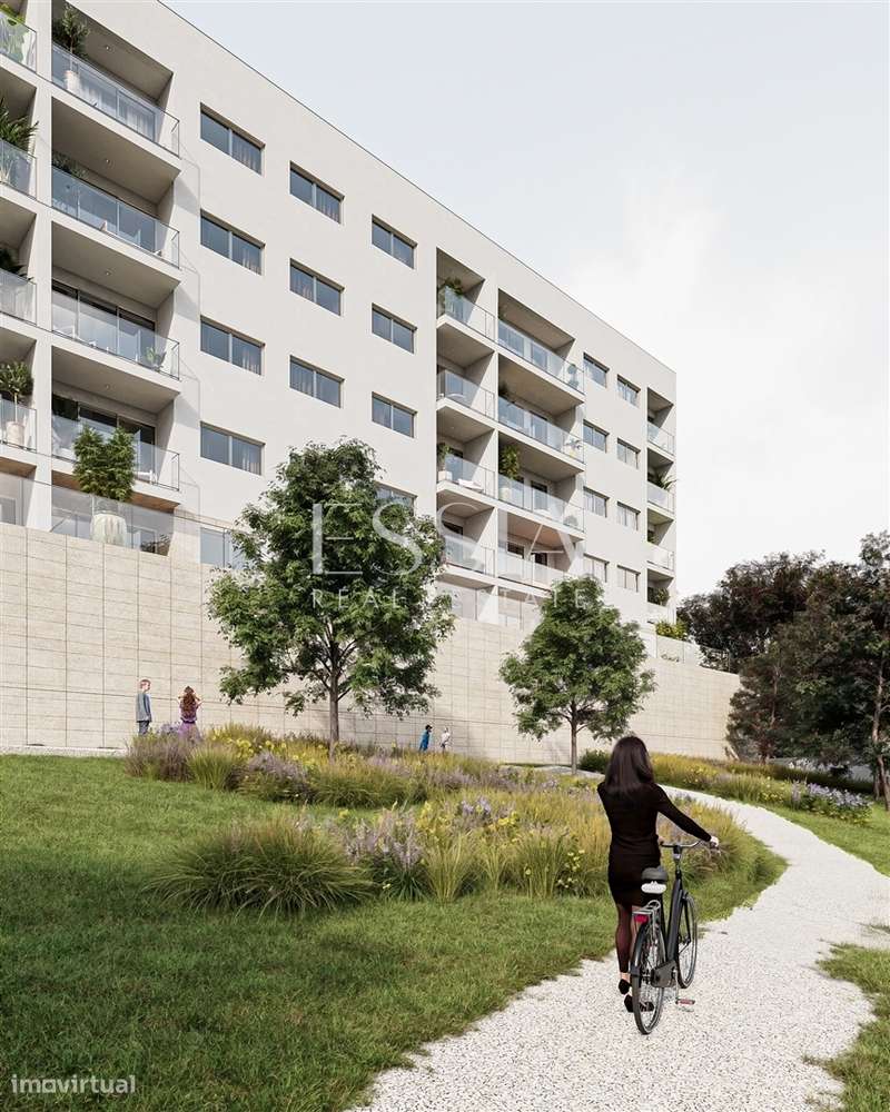 Apartamento T3 Novo com Varanda e Lugar Duplo de Garagem-12