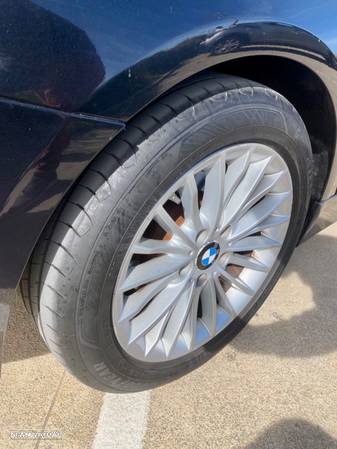 BMW 318 d Touring Auto Line Luxury - 8