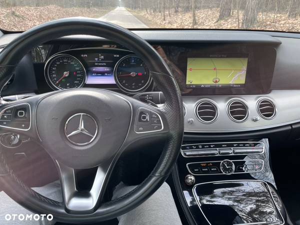 Mercedes-Benz Klasa E 220 d T 9G-TRONIC Avantgarde - 18