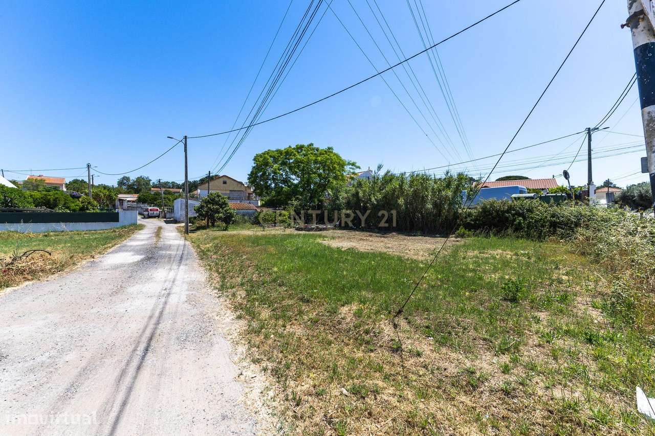 Terreno Urbano com 1.930m² em Coina-8