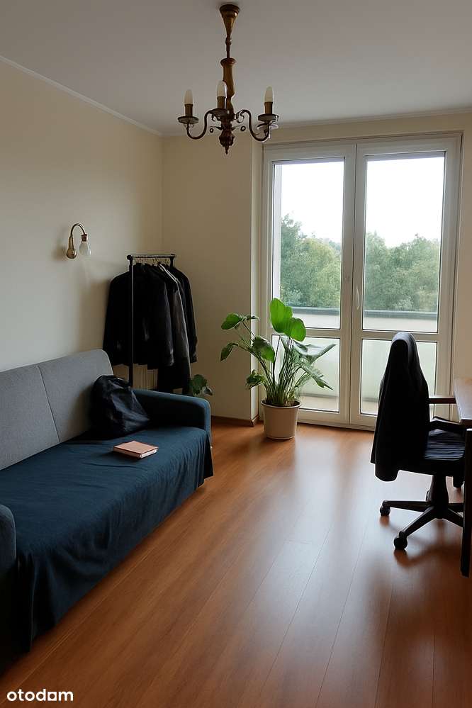 2-pok., do remontu przy pl. Hallera-0