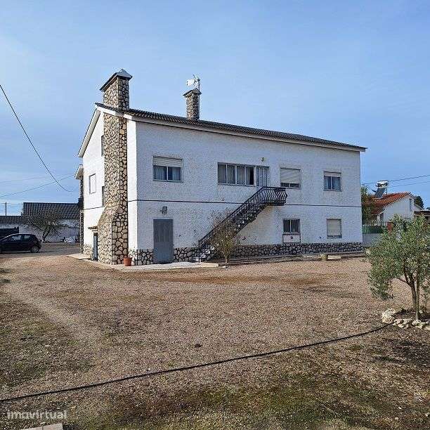 Excelente local habitacional-33