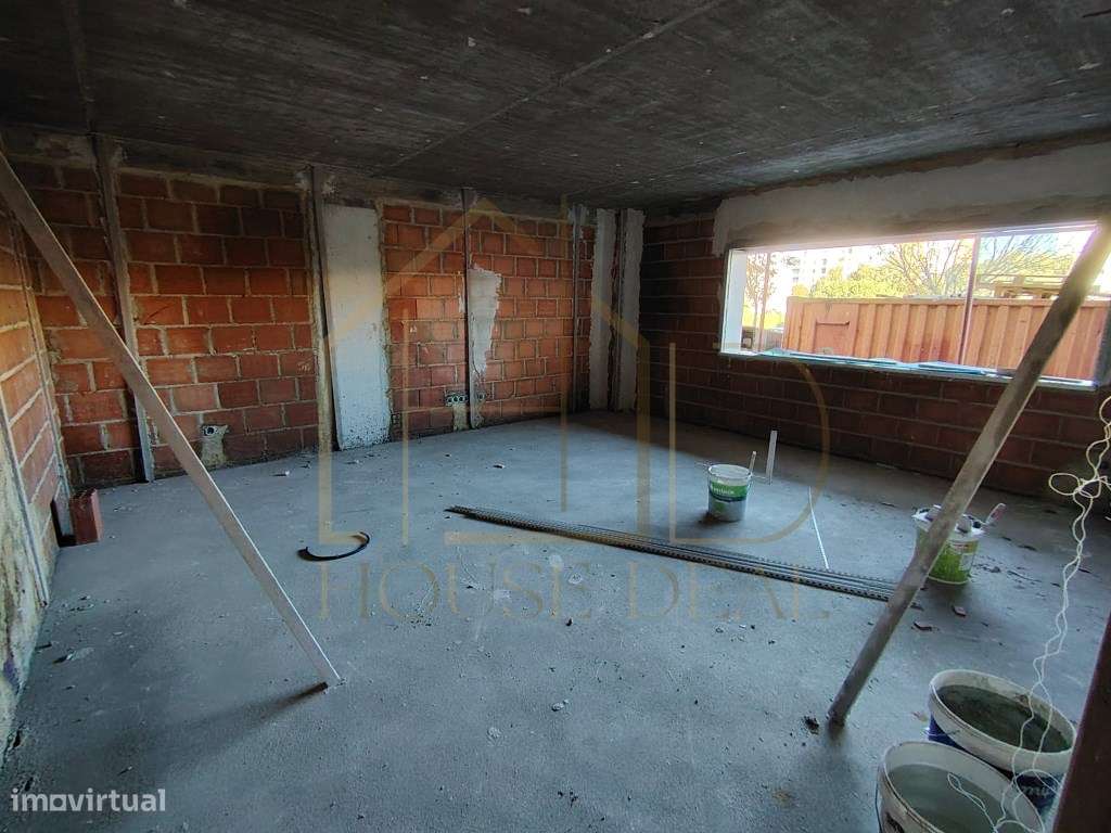 MAGNÍFICO Apartamento T2 com parqueamento. Montijo-19