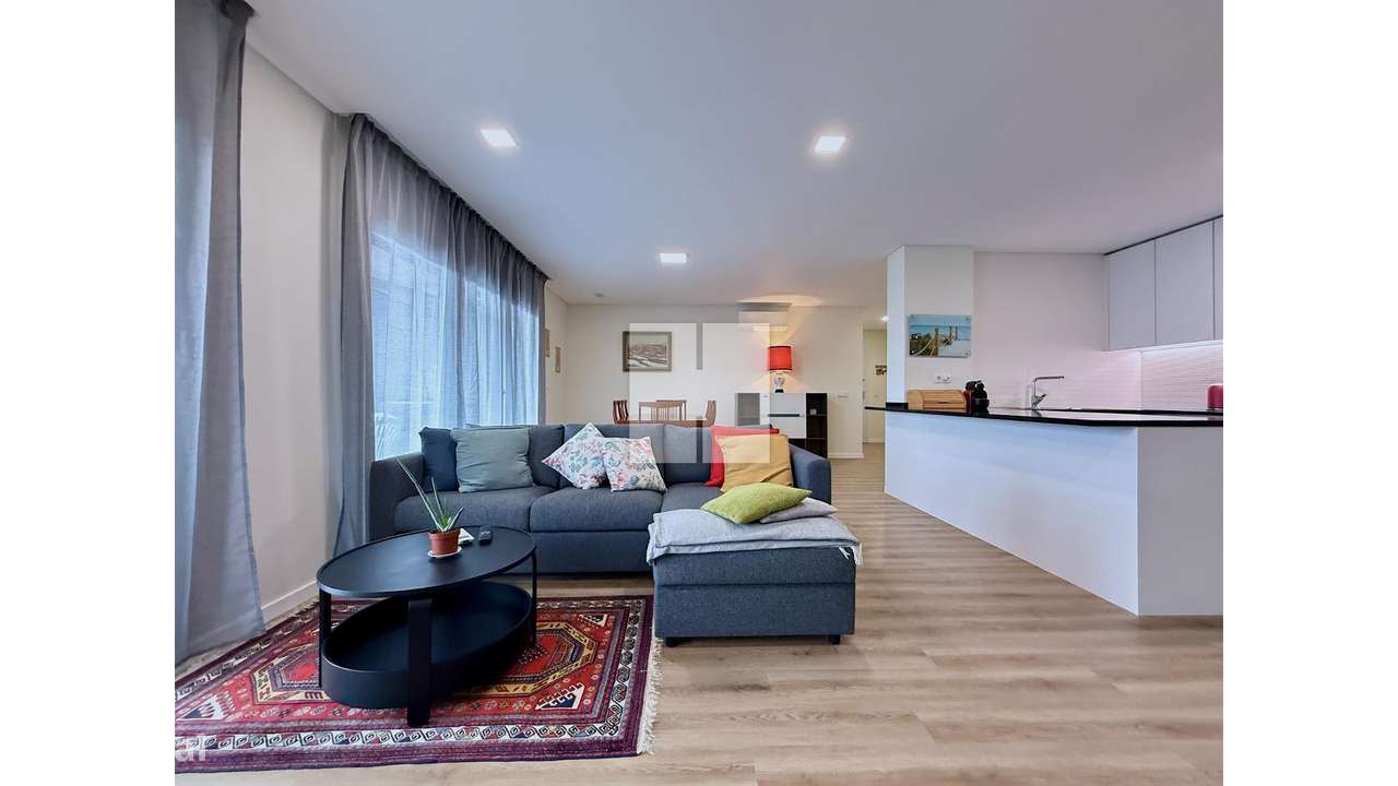 Espaçoso T4+1 Duplex c/ Vista Mar-9