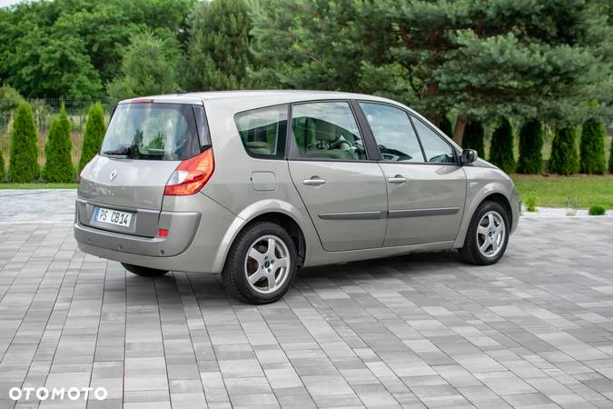 Renault Grand Scenic - 23