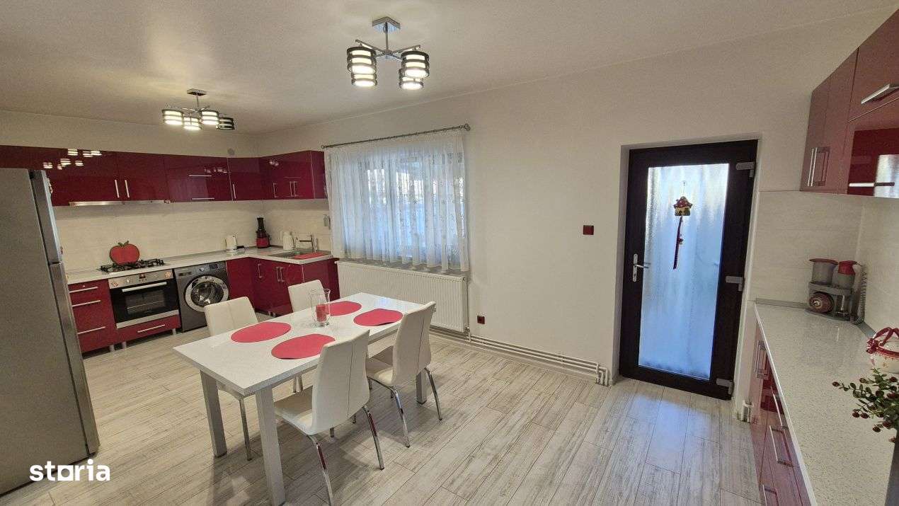 Vanzare vila P+M, mobilata/utilata, in Tg. Jiu, str. Tudor Arghezi - Imagine principală: 4/10