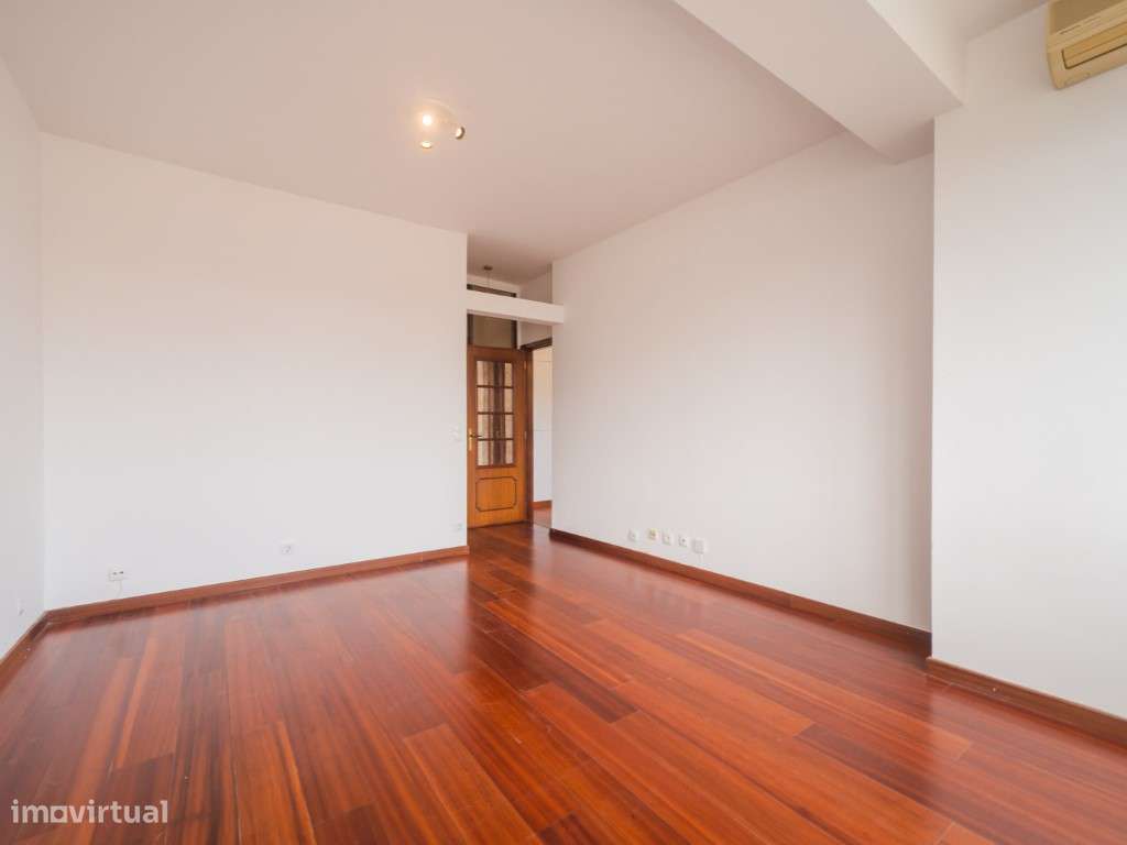 T1 Moderno com Vista Aberta. Natureza, Praia, Comboio e ótimos aces...-23