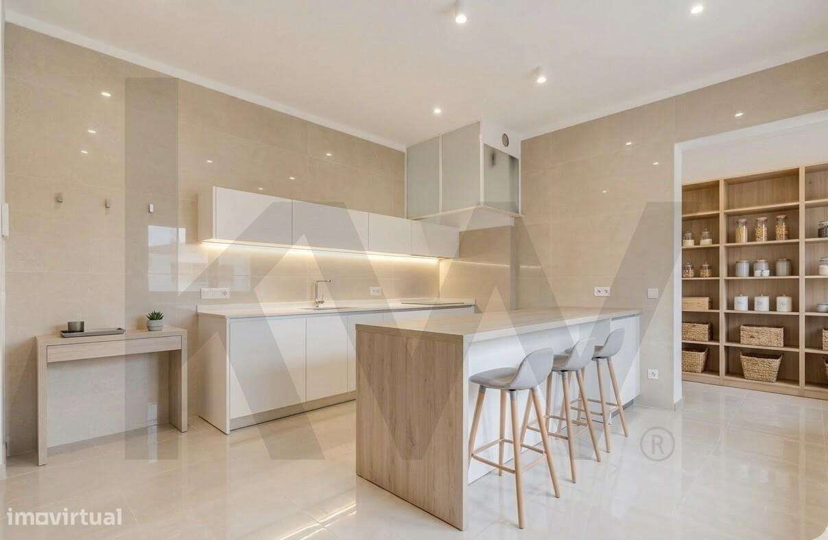 Oportunidade de Investimento: T2 com Elevador em zona central de Porti - Grande imagem: 3/35