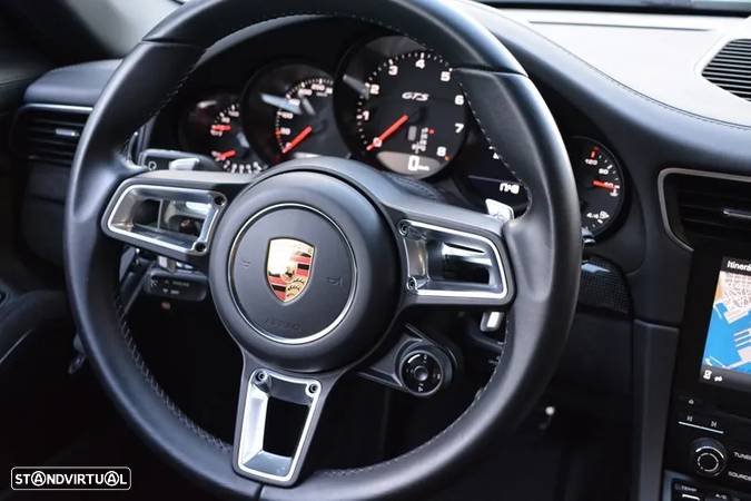 Porsche 991 Targa 4 GTS PDK - 31