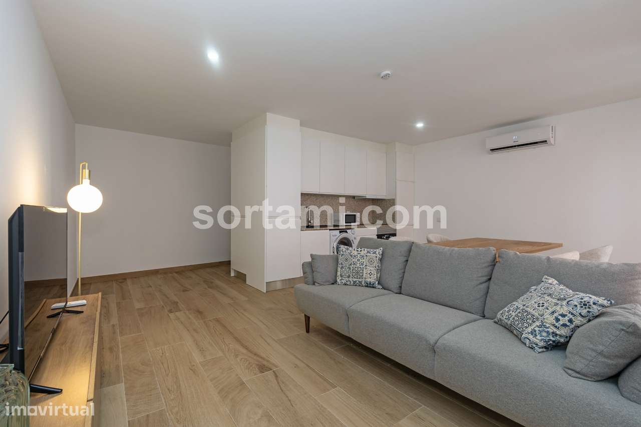 Apartamento T0+2 Venda em Cedofeita, Santo Ildefonso, Sé, Miragaia, Sã-4