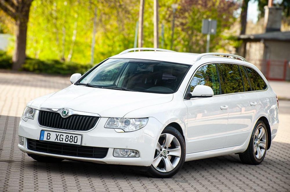 Skoda Superb II (2008-2018) 2.0 TDI DSG Ambition 2011