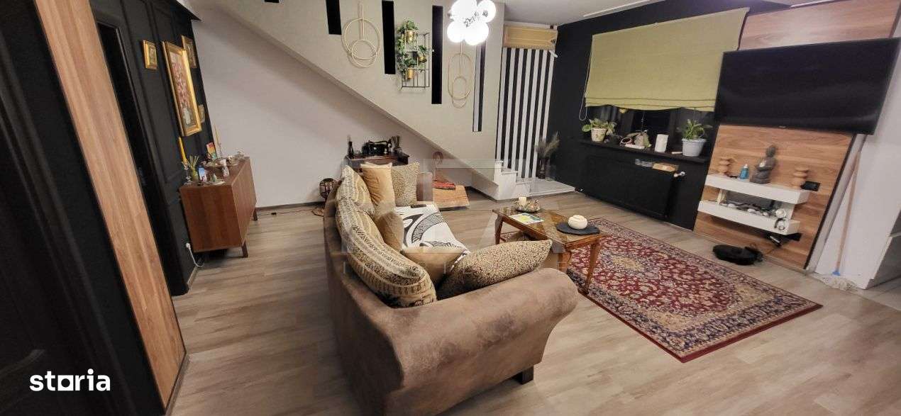 2 case si curte individuala la 400 de metri de statia de metrou Dristo - Imagine principală: 5/19