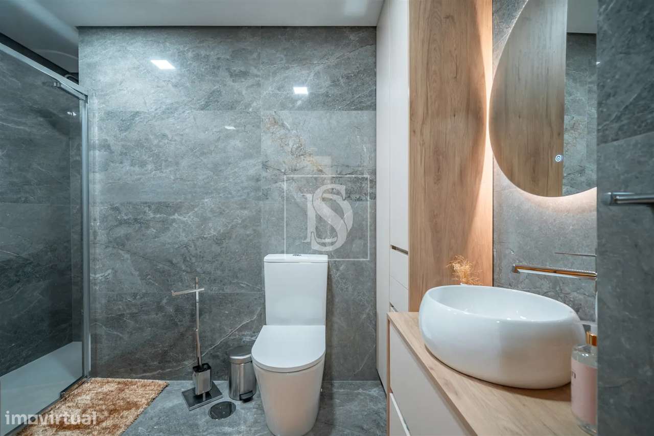 T2 Renovado com Garagem em Urgezes – Junto ao Centro de Guimarães!-16