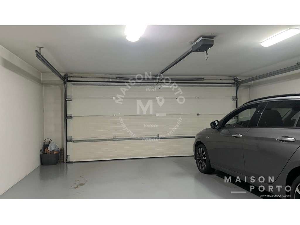 Moradia V4 com Varanda Vista Mar e Garagem inserida em Condomínio c... - Grande imagem: 5/48