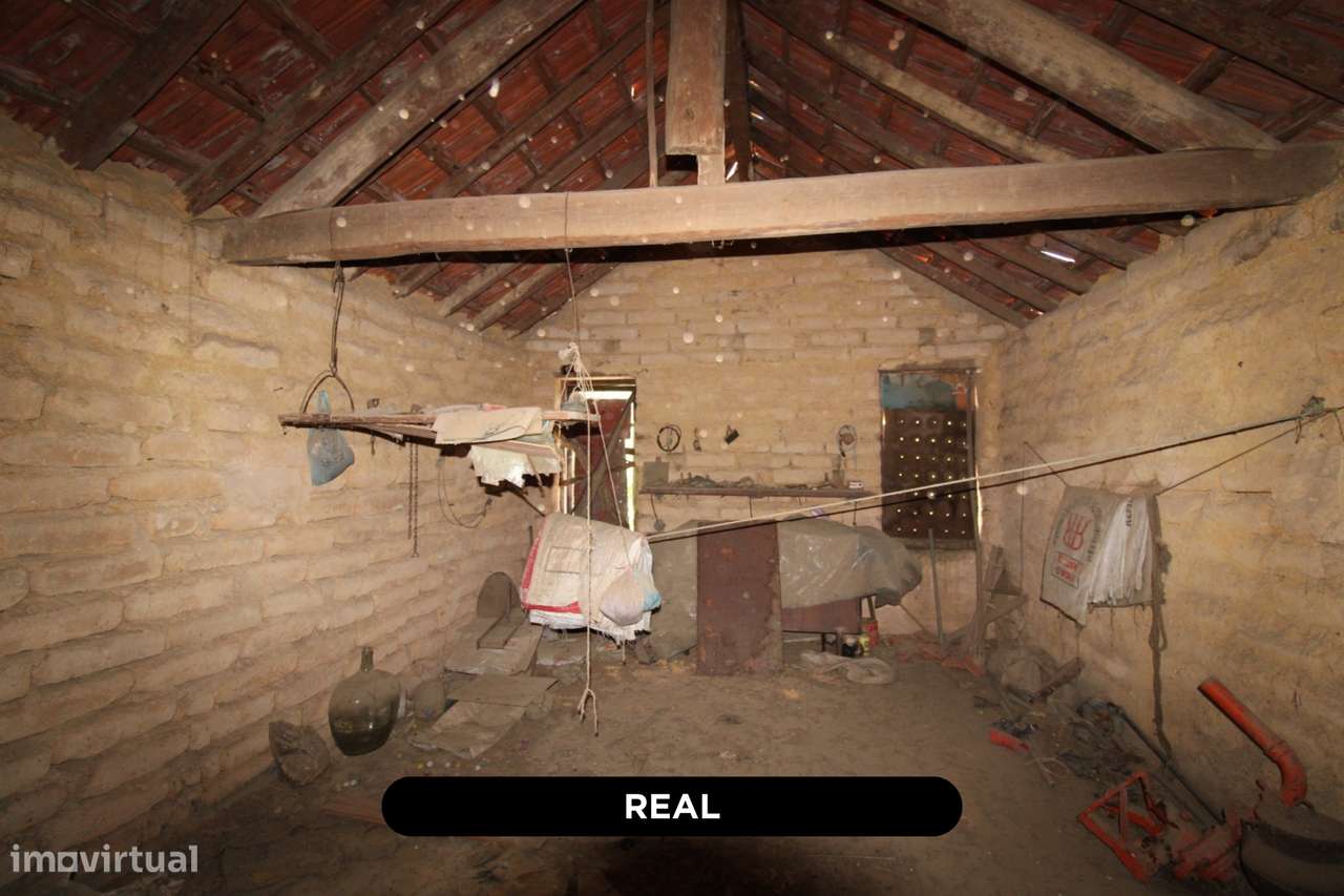 Moradia T3 para reabilitar em Oliveira do Bairro-9