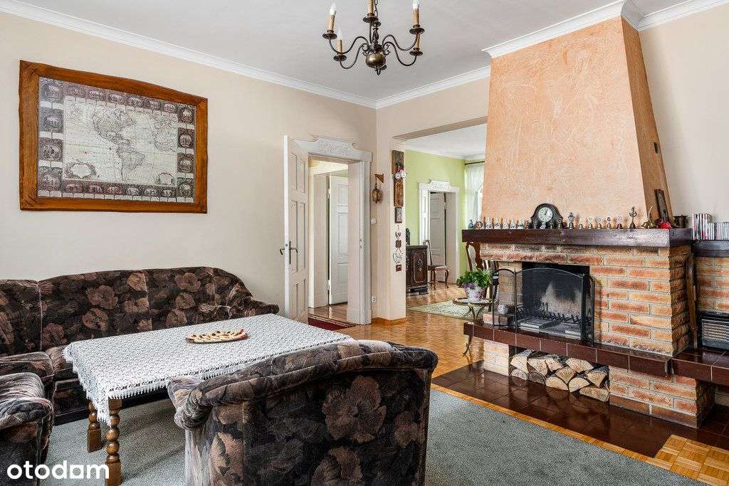 Willa w klasycznym stylu z ogrodem-10