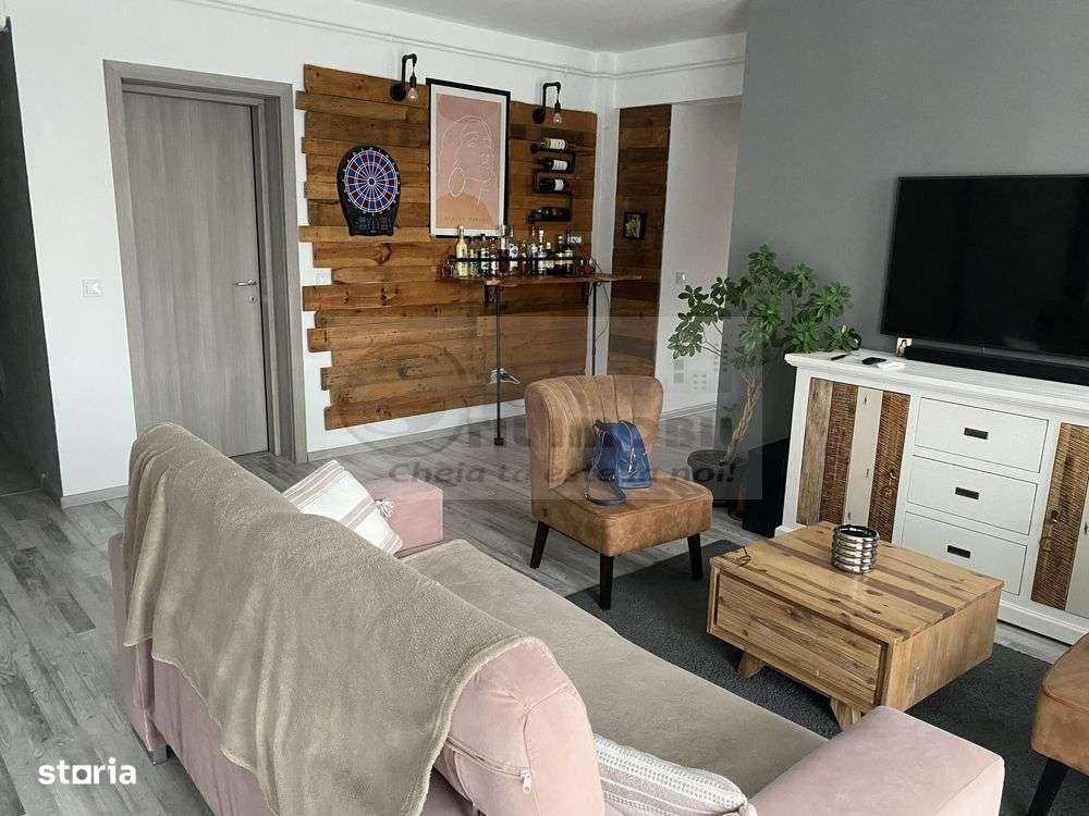 Apartament cu 2 camere, 61.6 mp - Zona 5 Drumuri - loc de parcare ! - Imagine principală: 3/8