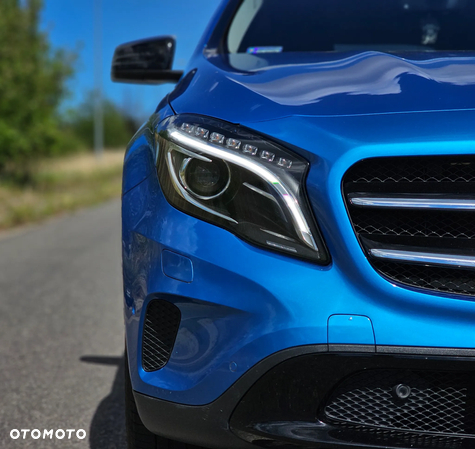 Mercedes-Benz GLA - 13