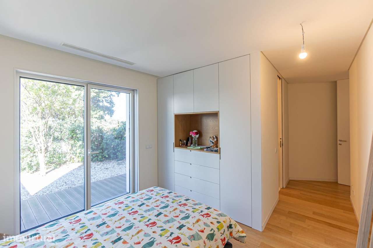 Moradia T3, em Leça da Palmeira na 1ª Linha de Mar-8