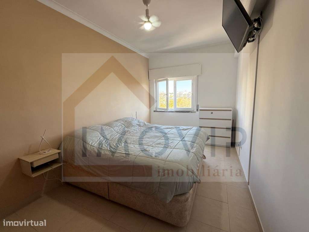 Apartamento T3 totalmente remodelado em zona nobre Setúbal-10