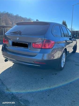 BMW Seria 3 320d DPF Touring Aut. - 4