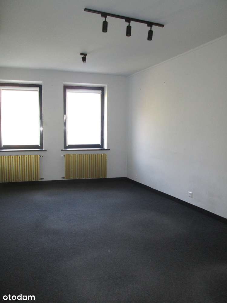 Budynek biurowo-usługowy z pozwoleniem na budowę 5 lokali mieszkalnych-3