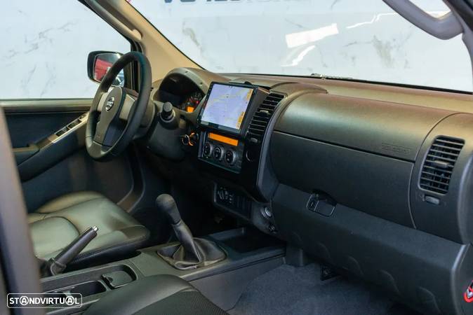 Nissan Navara 2.5 dCi Premium 4WD GPS Pele - 19