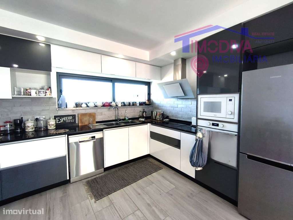 Moradia térrea T3 com garagem em Figueiró dos Vinhos-18